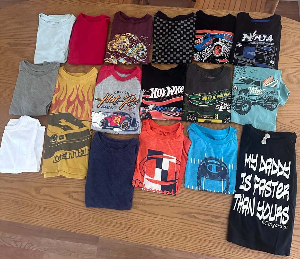 Cars enthusiasts Boys Assorted Short Sleeve Graphic T-Shirts Size 4/5 Lot of 17